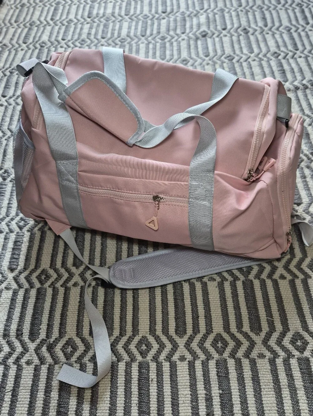 N/A pink gray